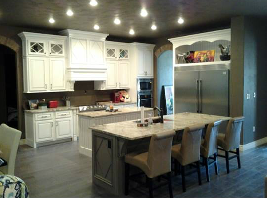 White Kitchen Cabinets 